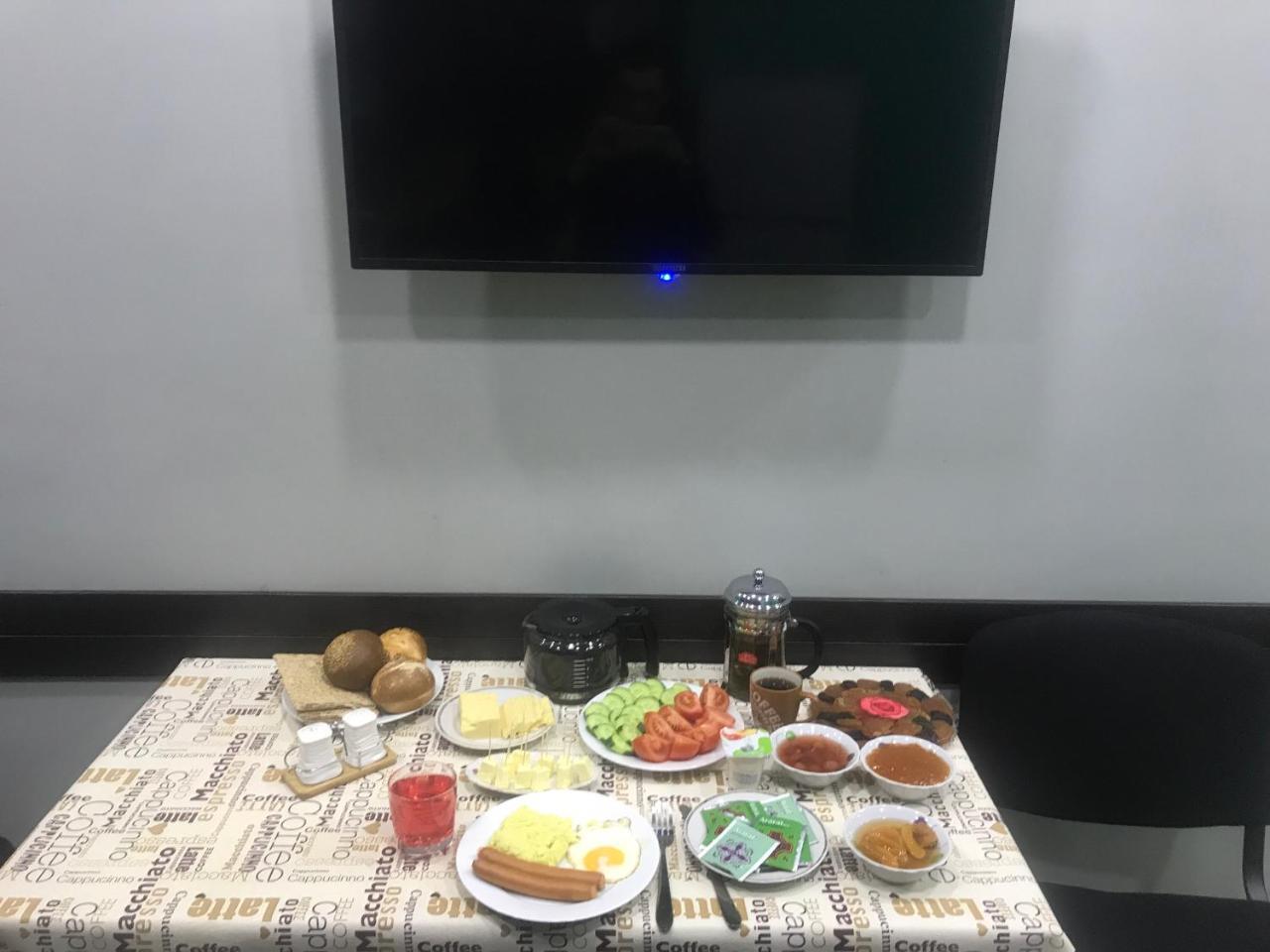 Hotel Victoria 耶烈万 外观 照片